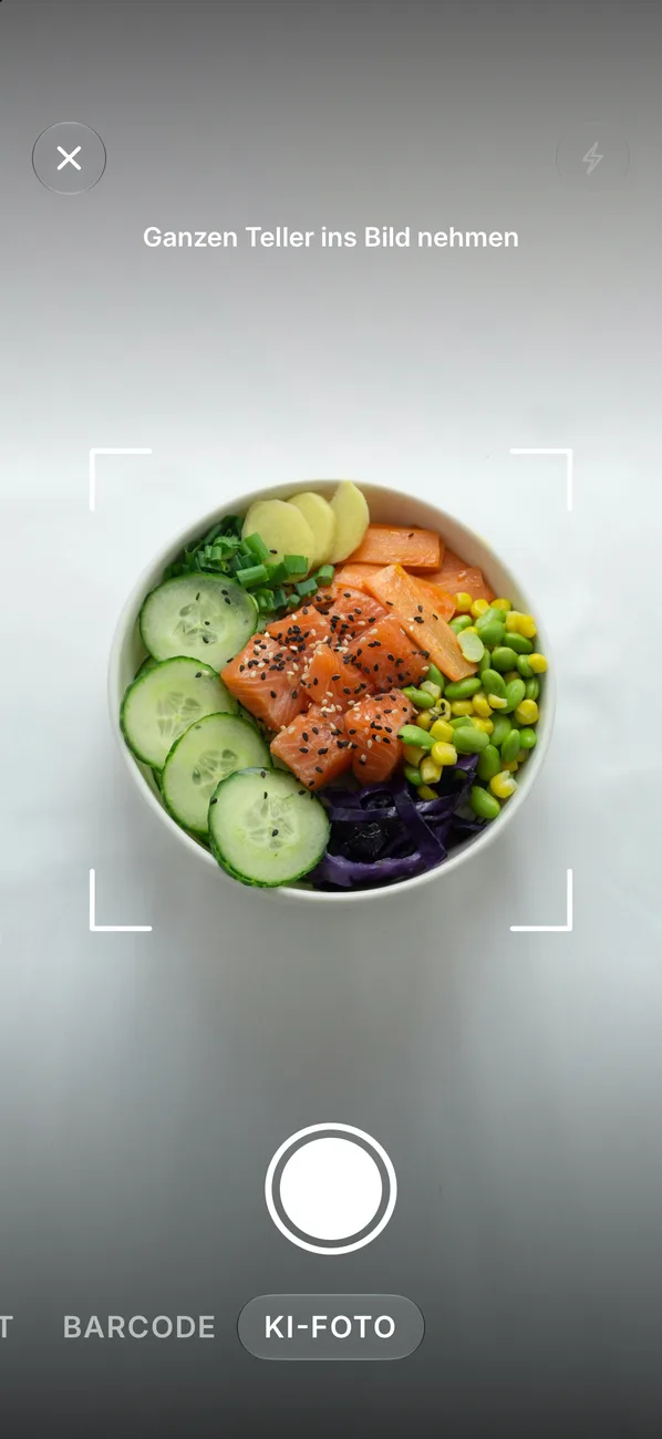 Der Scanner im Modus KI-Foto, im Bild eine Bowl mit Lachs, Gurke, Edamame und Mais